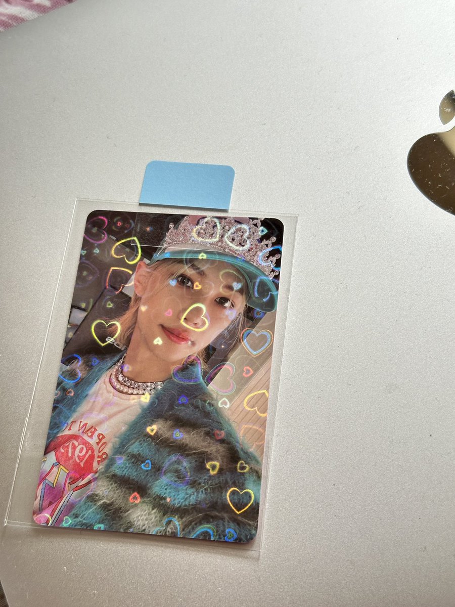 straykart's tweet photo. #straybuys 🥹
holo hearts pc na may onting felix arrived!! Kimmy, mejo ok naman sya irl hahahaha mahirap lang picturan huhu 😂 thank u so much @hwngdumpling ^^ nawa'y magship na rin evrlne haha #hyuneefeedbacks_ https://t.co/KE7DeoFjz8