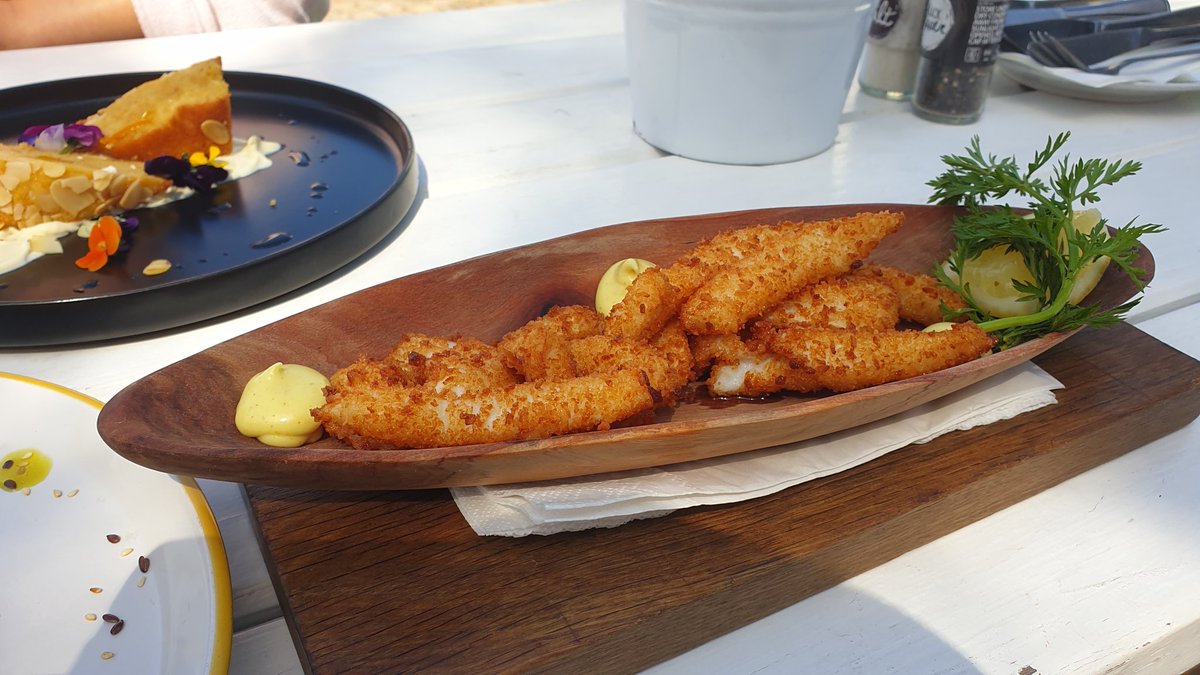 Monique_PR_'s tweet photo. 🥰Sweet potato stuffed with Date Cream Cheese, topped with curried courgettes &amp; mixed seeds, was absolutely glorious at Fishermans Cottage

#hermanus #hermanuswaterfront #whalecoast #WesternCape #southafrica #adoptdontshop https://t.co/vk82v8xLuQ