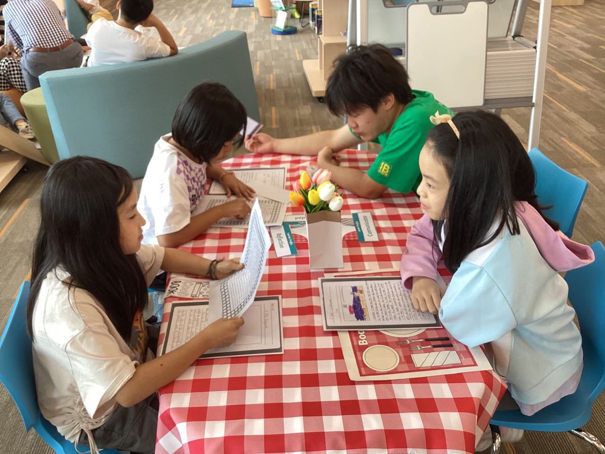 NicoleDorn9's tweet image. So proud of my G3 student authors! โ๏ธ They were excellent communicators at the G3 & G5 publishing party. ๐ #SiasIS