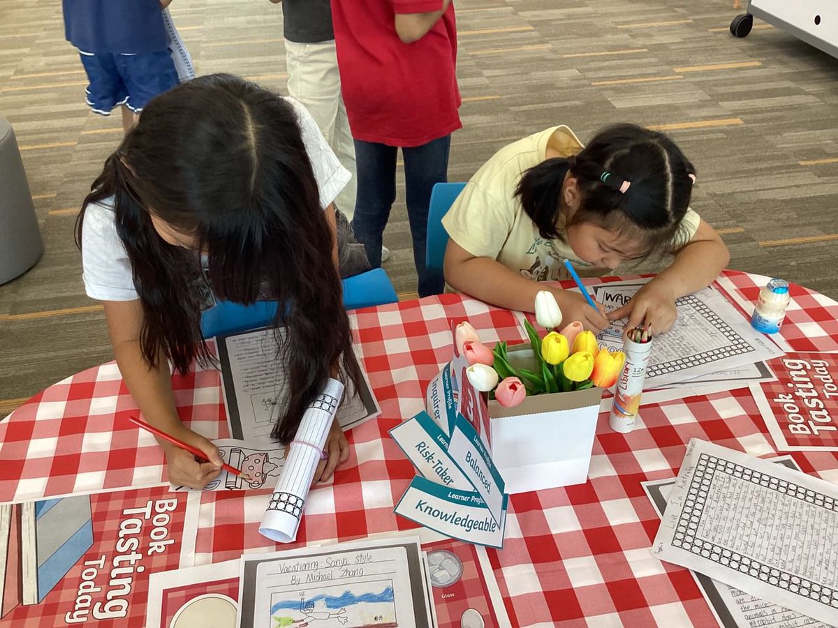 NicoleDorn9's tweet image. So proud of my G3 student authors! โ๏ธ They were excellent communicators at the G3 & G5 publishing party. ๐ #SiasIS