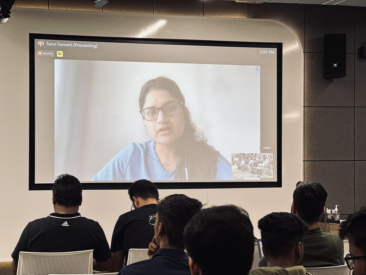 hackthisfall's tweet image. We have Tanvi Somani joining us virtually, who shared some insights about the Google Developer Student Clubs program!⚡️
#BuildWithHTF #HTFxGoogleDevLibrary #GoogleDevLibrary 🛠️