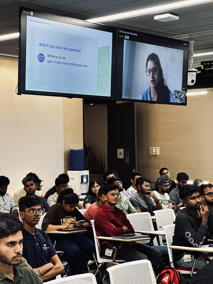 hackthisfall's tweet image. We have Tanvi Somani joining us virtually, who shared some insights about the Google Developer Student Clubs program!⚡️
#BuildWithHTF #HTFxGoogleDevLibrary #GoogleDevLibrary 🛠️