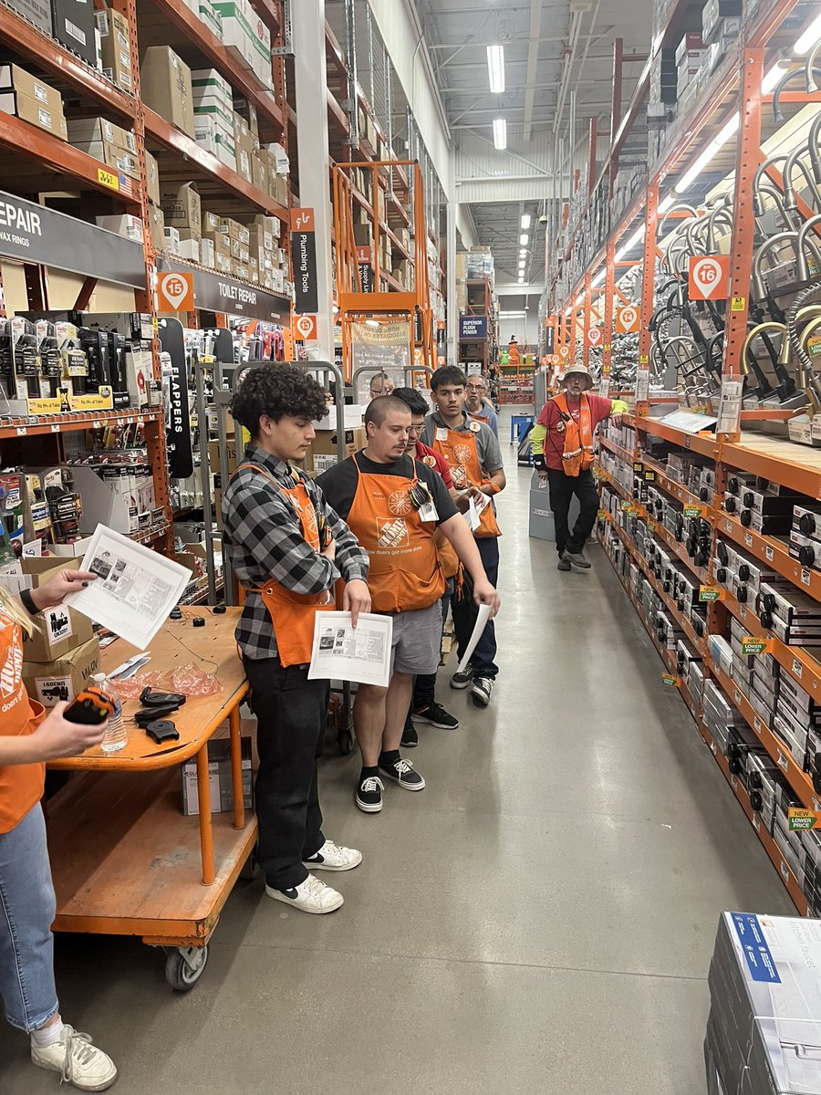 First day of Focus 10 deep dive with our closers tonight. We’re building our business by developing our associates. <a href="/zeeepee/">Zinnia Padilla</a>