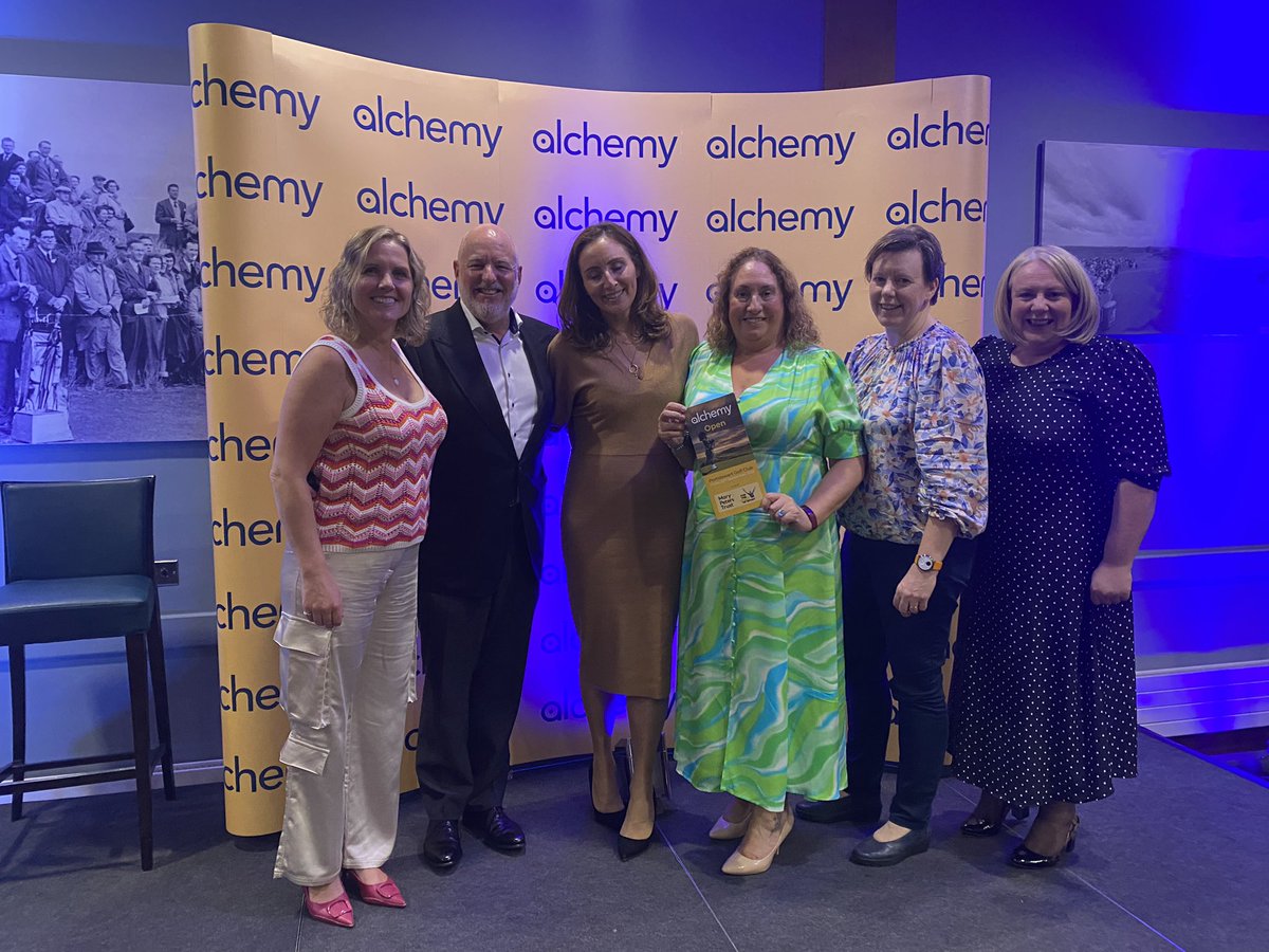 Fantastic night at @alchemytechs fundraiser for @MaryPetersTrust, great to see the support for this inspiring charity @UUBusinessMagee @UlsterBizSchool