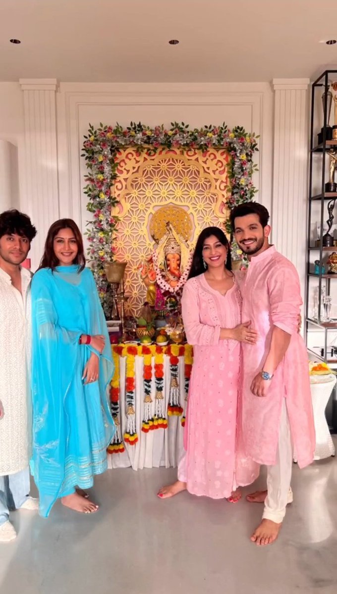 Tanu294's tweet photo. These two parallels ๐๐
#SurJun #SurbhiChandna https://t.co/yZ5HWfvbq8