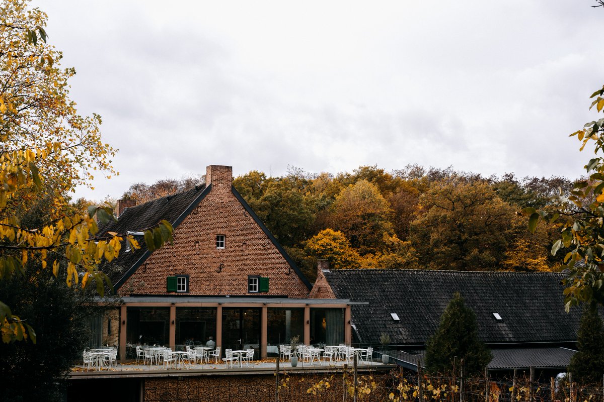Experience a peaceful autumn break getaway with your loved ones at Winselerhof.

Escape to tranquility, relish the warm colours, rustling leaves, and exquisite cuisine. 

Reserve your stay at our farmhouse, enveloped by nature's splendour through bit.ly/3rn3piT