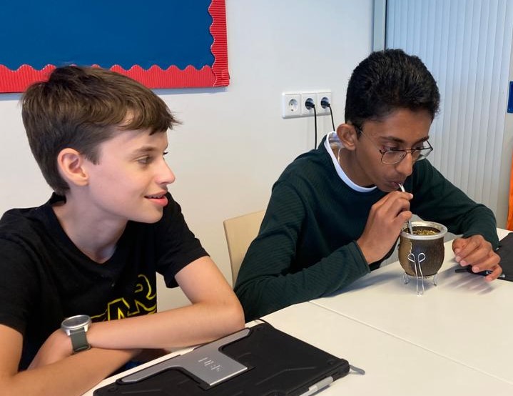 BSN Modern Languages tweet media