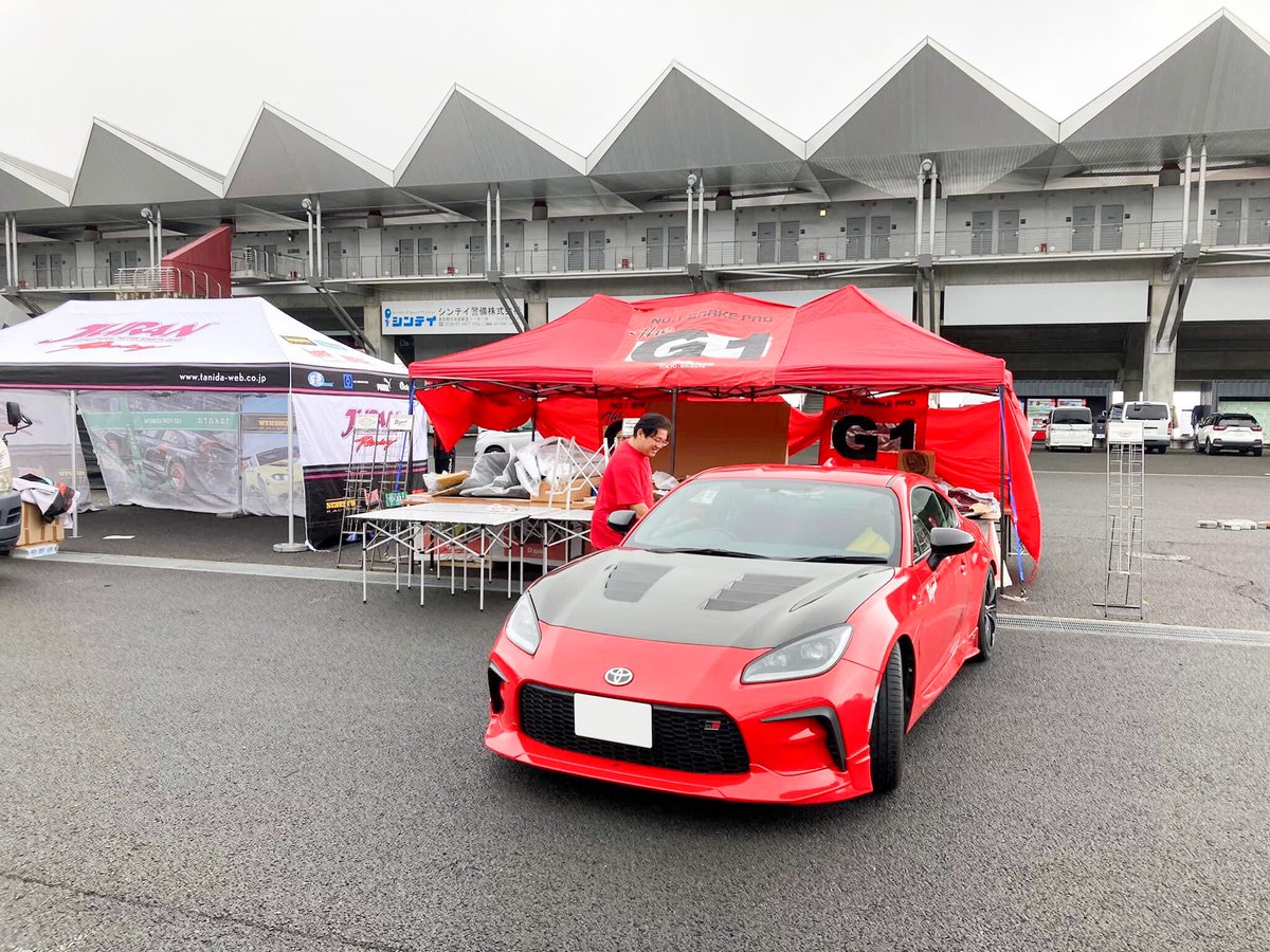 CARMAT_RS_AMANO's tweet photo. 24日当日は、
ディースピードさんのブースで、
フロアマットを
展示及び販売しまーす❗️🚗
もちろん、
イベント価格になりますよー‼️💰
#FUJI86BRZSTYLE2023
#トヨタ86 #BRZ #カー用品
#フロアマット #カーマット
#AE86 #Dspeed https://t.co/Br7vT3Mq5f