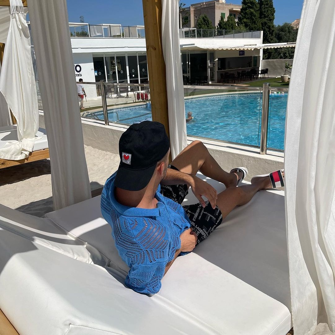 ZeroHotels's tweet photo. Siempre hay tiempo para sentir esas vacation vibes. ¿Te animas a visitarnos en el 2024?💜

Foto: @rubenqr_

https://t.co/lV6gNvGrc0 
#Hotel #PortoCristo #Mallorca https://t.co/6EugwwuCjQ