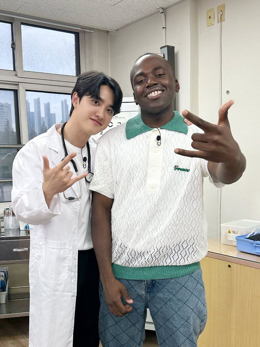 ریپ میزنید دوستان🍩

#DO_KStarNextDoorS3
#KYUNGSOO
<a href="/weareoneEXO/">EXO</a> 
<a href="/B_hundred_Hyun/">Baekhyun_EXO</a> <a href="/layzhang/">Lay Zhang</a>