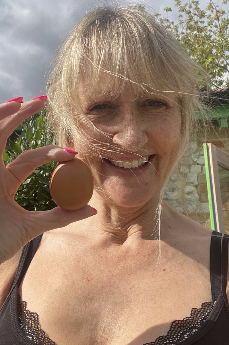 The food crisis is over. Prudence, for each chicken now has a name and are sung to each morning, has delivered!! 💛