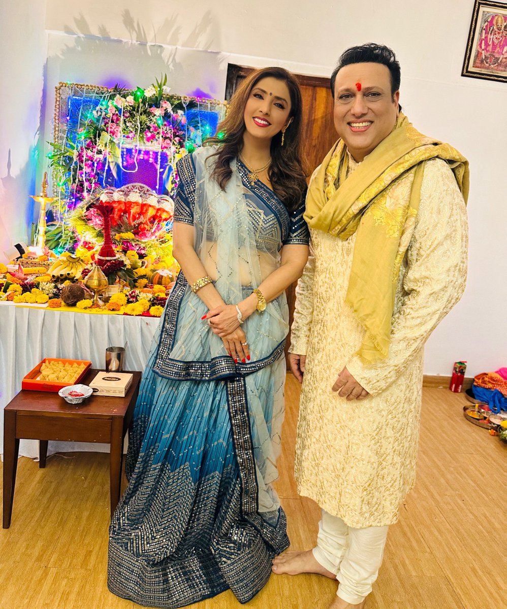 @iamjyotisaxena looks elegant as she visits Hero No 1 #Govinda's house to seek blessings of Ganpati Bappa 🙏🏻

#jyotisaxena #iamjyotisaxena #actressjyotisaxena