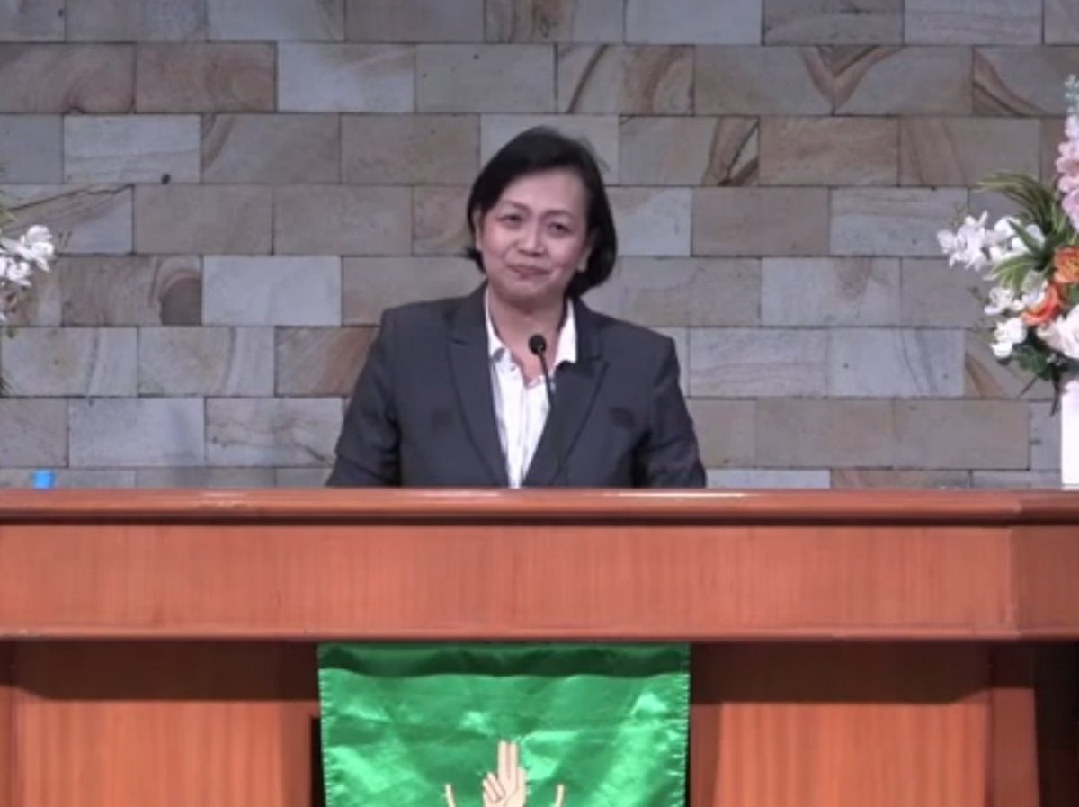 Setiap langkah hidup mulai dari kita kecil, remaja, dewasa dan tua adalah pembelajaran. Dalam pembelajaran itu kita ada dalam agenda Sang Guru. Jangan takut. Tuhan sudah menyediakan karya-Nya yang ajaib untuk kita alami.

Ev. Junianawaty Suhendra, Ph. D