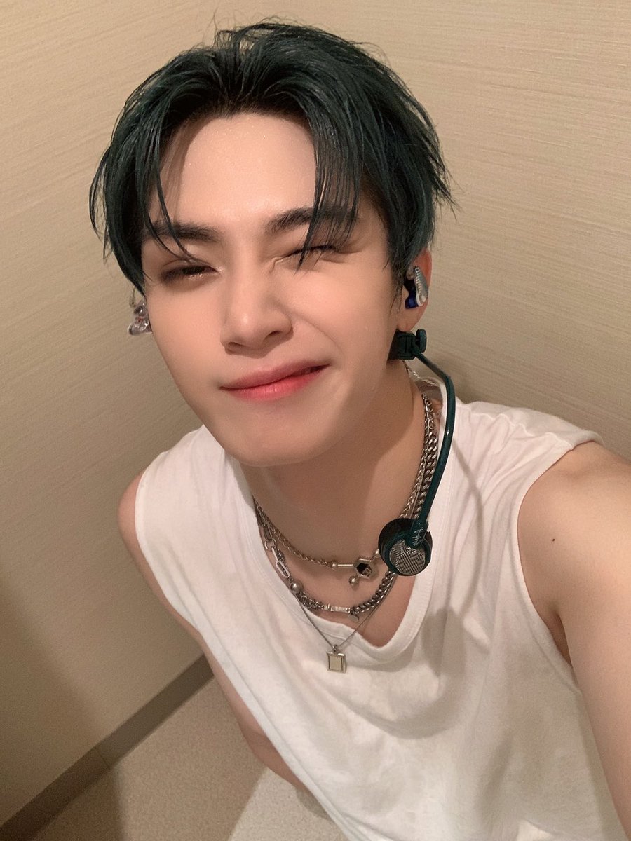 OmegaX_members's tweet photo. [#OX]

아까 vcr 시간에 후딱 찍었어요

#OMEGA_X #오메가엑스
#한겸 #HANGYEOM https://t.co/vEtAnOIi1f