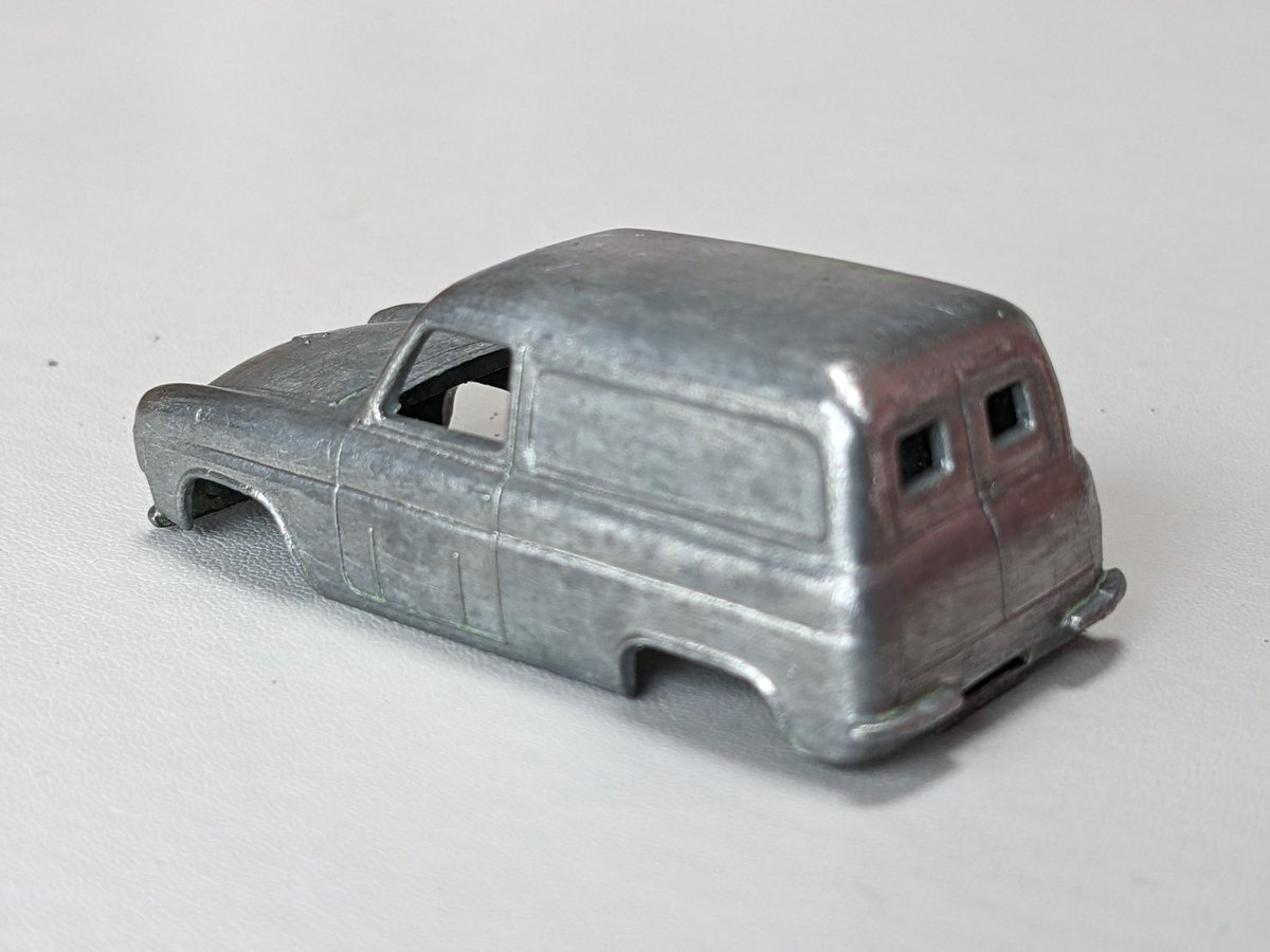 PaulzSmith1's tweet photo. Good morning! So I missed #FordFriday with this, but how about #SingerSaturday for this MB59a restoration? @Aitchworld @DiecastAddicts @1967NightOwl @Cooldudehicks @LittleJohn_MD @marcus_t_ward @thespafixer @WeLoveDiecast @diecastchile @GarageDiecast https://t.co/zKPGQrO1Z5
