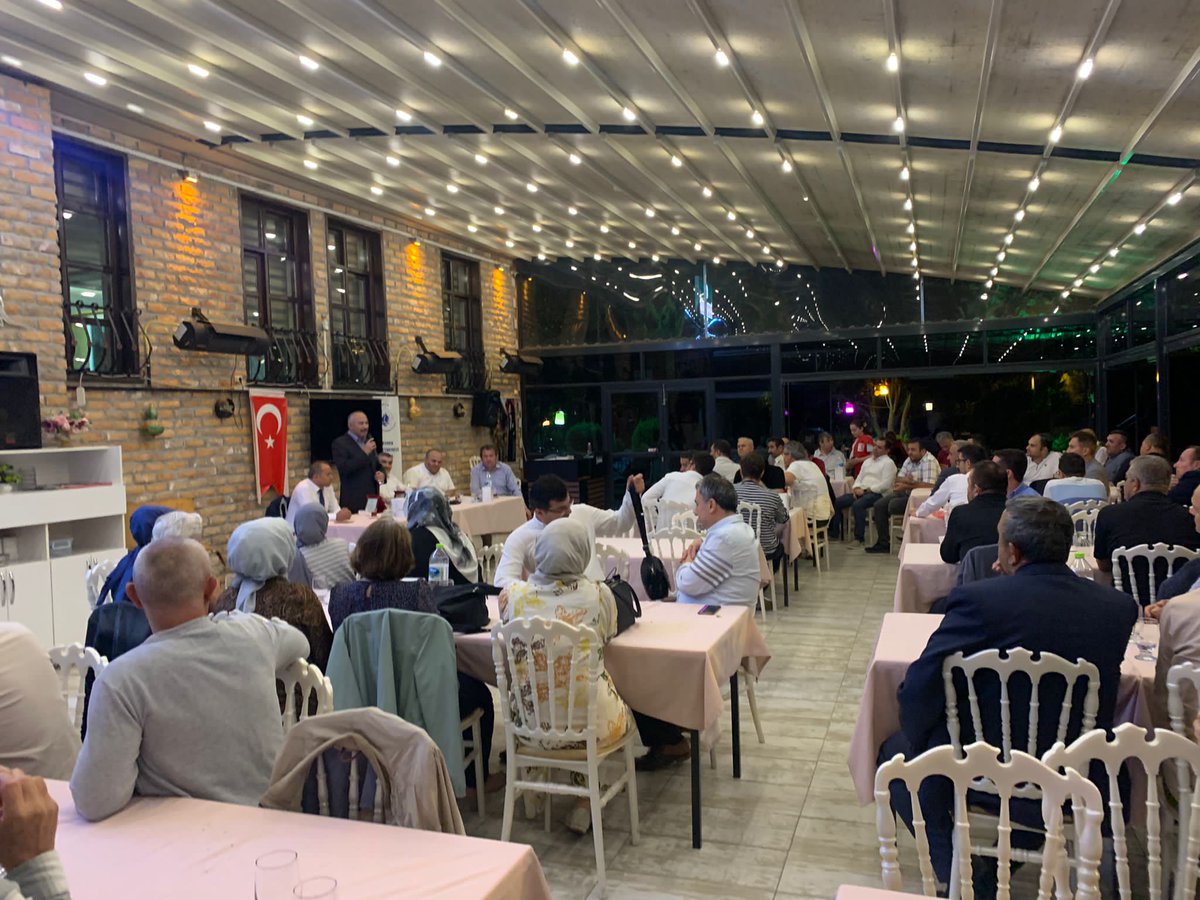 Devrek_mem's tweet photo. İlçemizden ayrılan Şube Müdürü Muhammet Atlı ve VHKİ Ramazan Kurtoğlu için Devrek Öğretmenevinde veda programı düzenlendi. https://t.co/38OYVmix8c