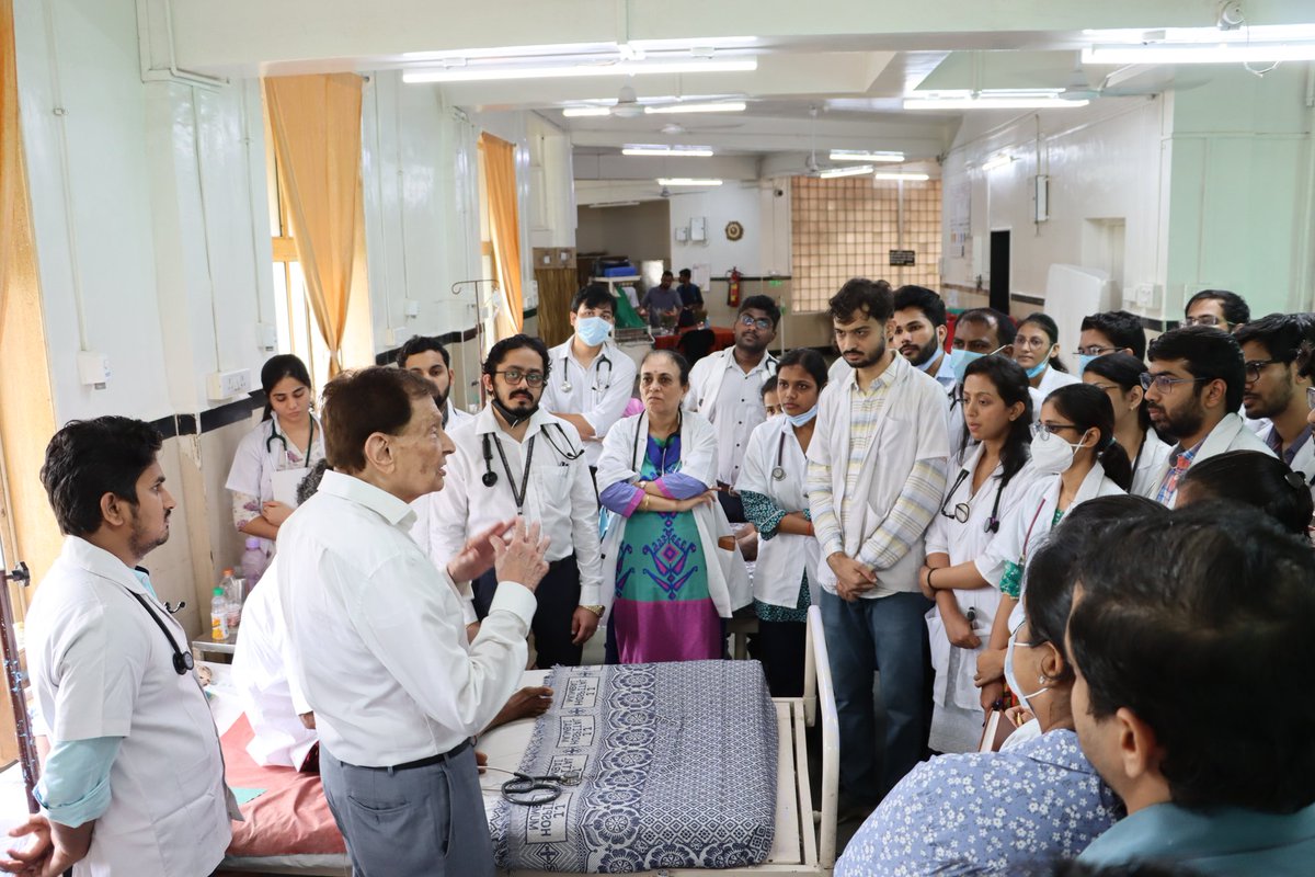 DrSanjay277's tweet photo. "Today, at Grant Medical College and Sir JJ Hospital in Mumbai, Padma Bhushan Dr. Farokh Udwadia took a grand clinical round. It was a great learning experience to attend his clinical round."
#MedTwitter 
#MedX
#Foamed
#JJHospital
#Mumbai https://t.co/EZLkrZUNmm