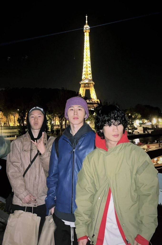 จบทัวร์ยุโรป ไอดีควรส่งเครื่องบรรณาการไปขอบคุณชอนกับยองบีน ที่อัพเดทโลเคชั่นและลงรูปฮันบินให้ดูตลอด 😂