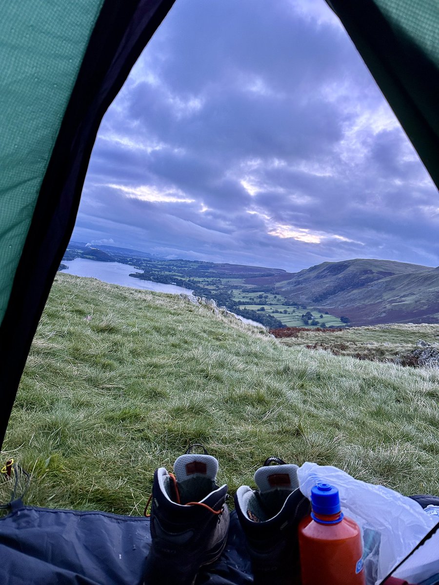 A pretty good night on top #HallinFell. Few rain showers.  This is what 3am looks like and then sunrise. Shame it was too cloudy for decent photos.