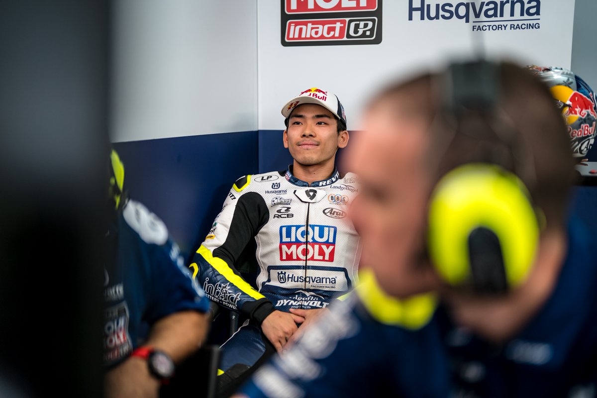 IntactGP's tweet photo. #IndianGP #Moto3 #Q2 ✅ on a wet @BuddhIntCircuit 

#FrontRowStart for @AyumuSasaki1  in 🅿️3️⃣ - 2´10.104 +0.768 and @CollinVeijer95 ended up on Row 3️⃣ in 🅿️9️⃣ - 2´10.968 +1.632

#LIQUIMOLY #Husqvarna #IntactGP in 🇮🇳 https://t.co/WZN5JISxax