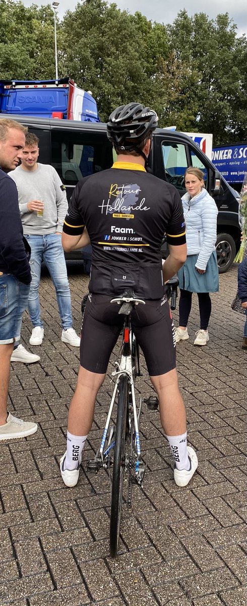 Ze zijn binnen! De mannen van JonkerSchut en Faam! Topprestatie in 3 etappes van Parijs naar Barneveld voor ⁦<a href="/kinderhospice/">kinderhospice</a>⁩!