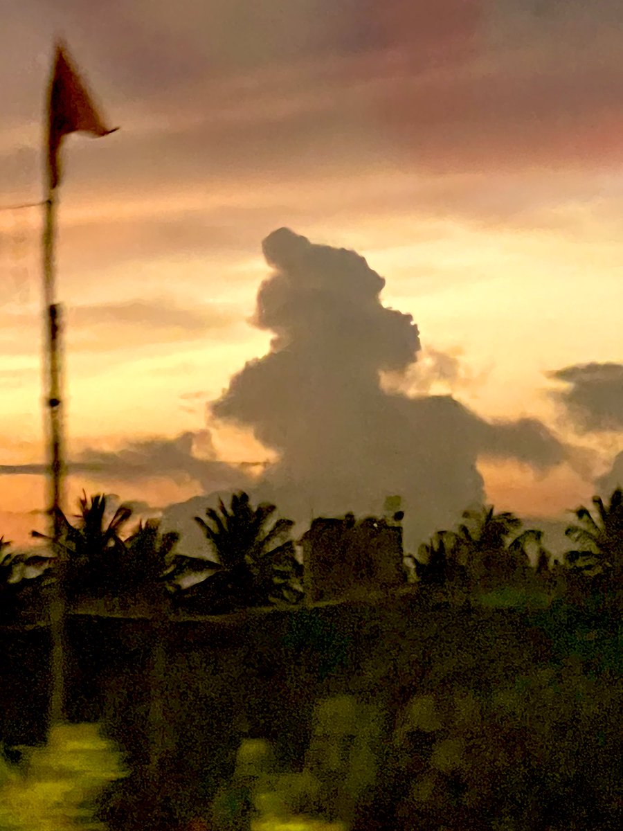 Spotted an amazing cloud formation in Bengaluru skies today(23/9/23). 
Can anyone guess what it looks like?
#clouds #bengaluru #bengaluruskies 
#bengalurublogger