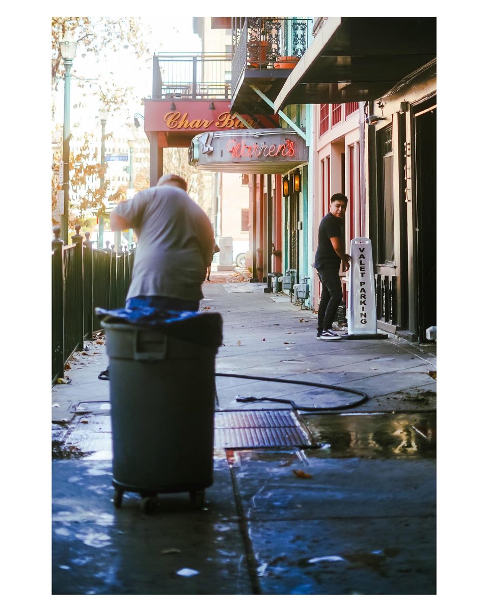 colorsofbokeh's tweet photo. Out for delivery 
Day 22 of 365 #365series 
@sonyalpha 
#upsdelivery #outfordelivery #houstondowntown #htown #houstonwallart #houstongraffiti #streetartphotography #streetphotographyinternational #colorsofbokeh #streetportraitsphotography #streetportraitphotography #houstonphoto https://t.co/mXdWdF0NcI