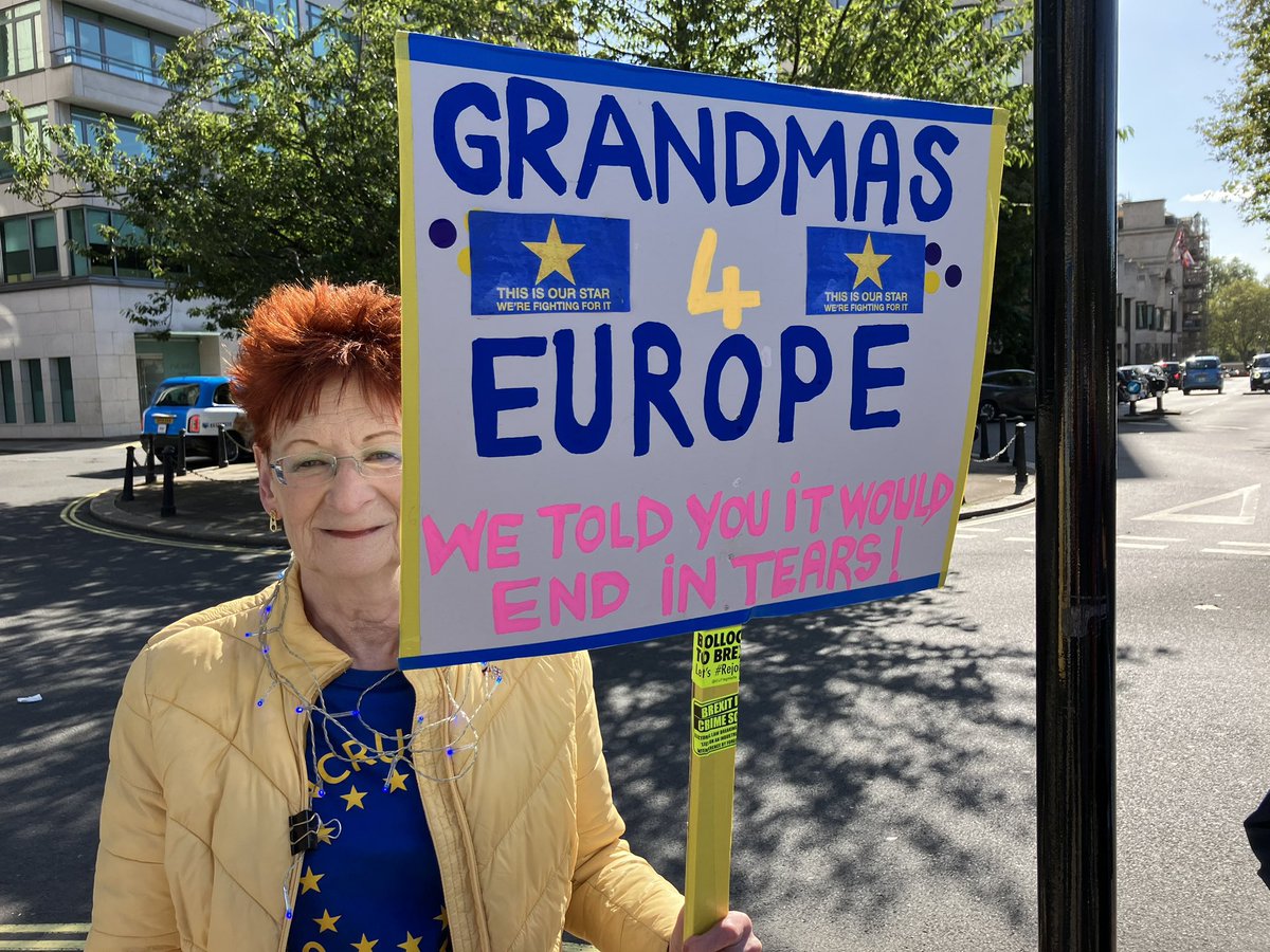 riotgrandma72's tweet image. 🇪🇺❤️🇪🇺❤️🇪🇺❤️🇪🇺❤️🇪🇺❤️

Riotgrandma had fun! 
#MarchForRejoin #RejoinEU  #rejoin #RejoinEU #RejoinMarch