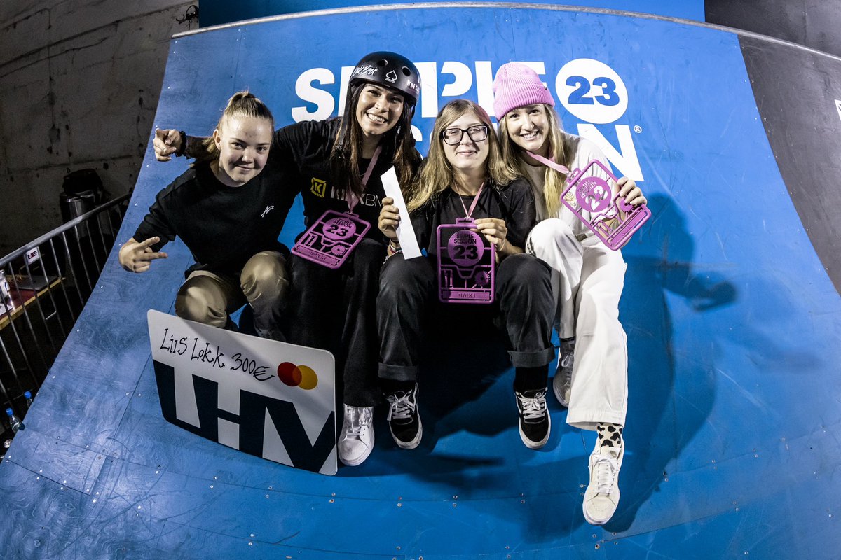 thebloombmx's tweet photo. Sister Session was insane, so glad it’s back! Thank you @simplesession for bringing these girls together! 💕 Stay tuned for The Bloom BMX finals vid on Youtube. 🙌

🥇 @bkayhedrick 🇺🇸
🥈 @a_ngiemarie 🇺🇸
🥉 @anahi_bmx 🇪🇨

📸 @55naoking 

#sistersession #simplesession #bmx https://t.co/oFsRcP0FU6