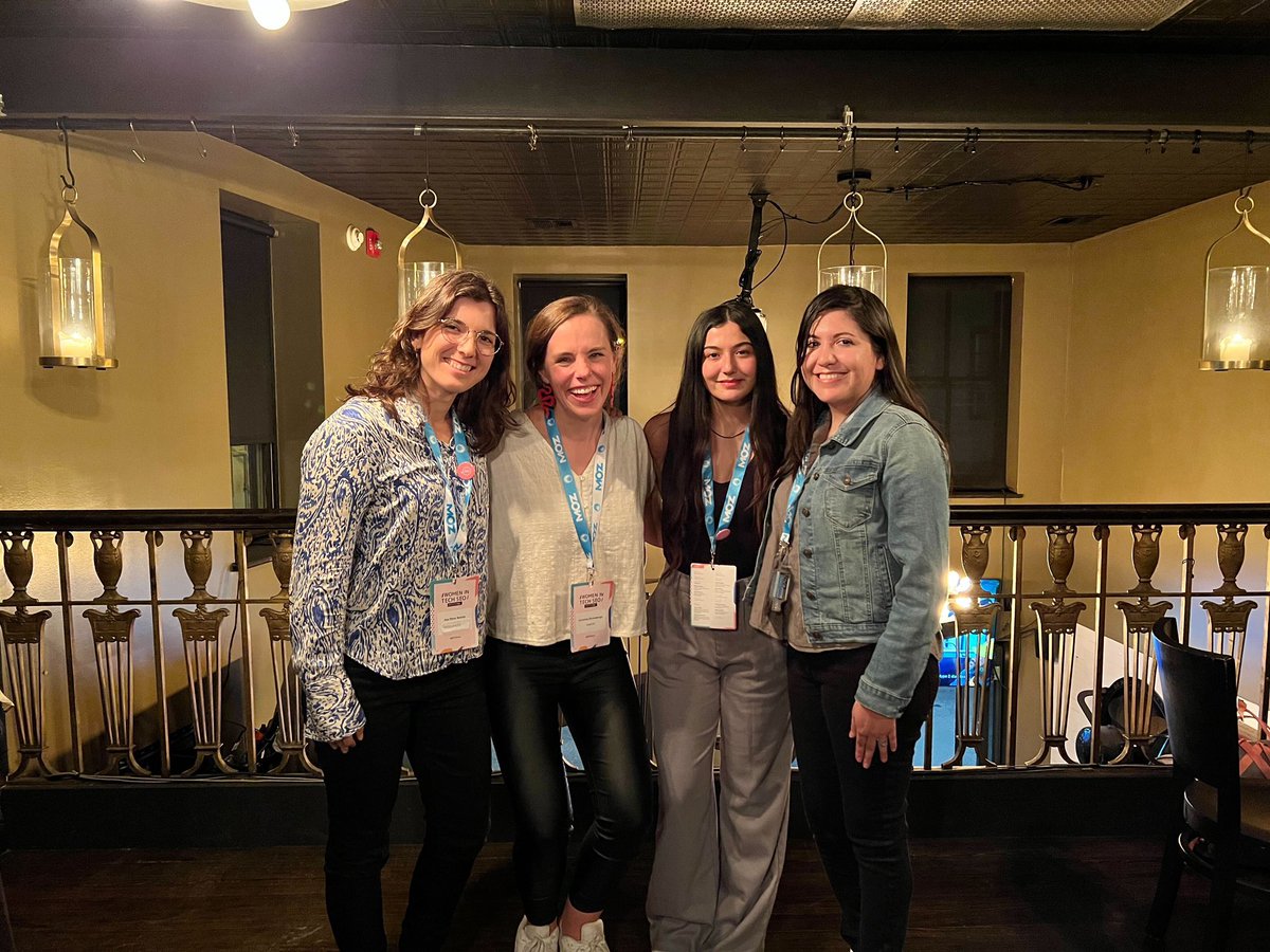 Mujeres hispanohablantes reunidas en el evento de <a href="/techseowomen/">Women in Tech SEO</a> en Philadelphia. 

Que bello conectar con ustedes y ver qué hay <a href="/LatinasenSEO/">Latinas en SEO</a> y <a href="/mujeresenseo/">Mujeres en SEO</a> en eventos angloparlantes. 

Espero nos volvamos a reunir pronto y seamos cada vez más las que podamos participar 💜