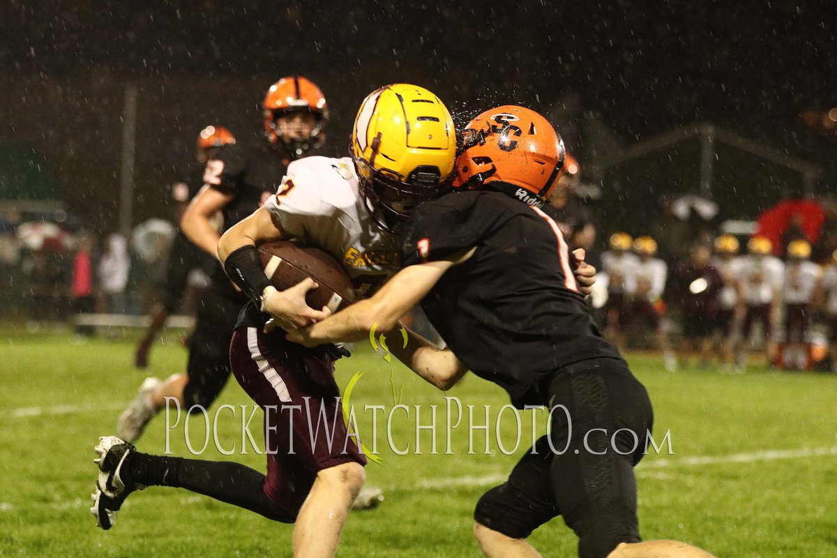 PocketWPhoto's tweet photo. GALLERY # 1,095: Dover-Eyota at St. Charles is up! https://t.co/HODdJDTIBI
#prepfootball #fridaynightlights #scsaints #deeagles #sportsphotography #minnesotaphotographer #pocketwatchphoto https://t.co/CbjTkzdl2K