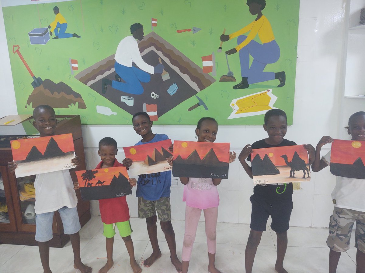 Painting and giggles early this morning at the CAHP 10am art class.
@ChristiansborgP #artivism #art #Osu #Accra #Ghana #communitydevelopment #heritage #criticalheritage
