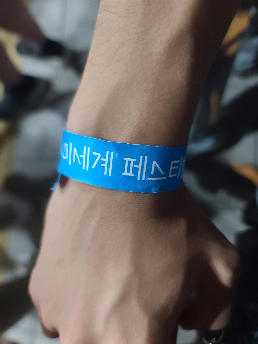 #이세페_트친소
#이세돌_트친소
#이파리_트친소
#왁타버스_트친소 
이세페 스탠딩 R석 갔다왔습니다
영원히 이세돌 덕질 같이 할사람 구합니다