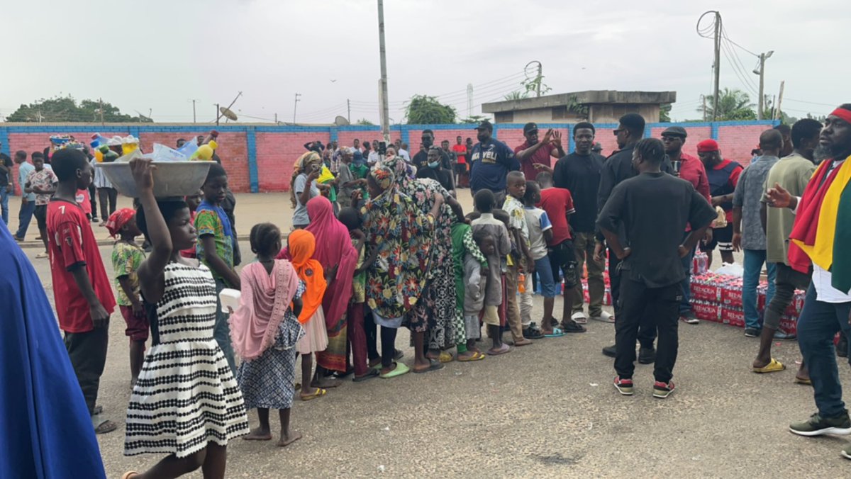 readJerome's tweet image. Kids in the environs of the protest are being refreshed. #OccupyJulorbiHouse