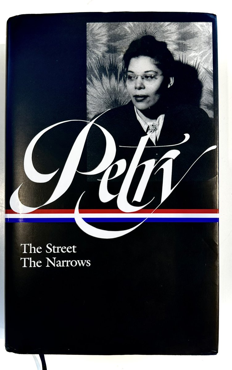 Wat een prachtige, maar wrange (of wrange, maar prachtige?) roman is ‘The Street’ van Ann Petry. Dank aan <a href="/LidewijdeParis/">Lidewijde Paris</a> voor de tip. 

En ze verzekerde me dat ‘The Narrows’, die ik nog moet lezen, nóg mooier is…