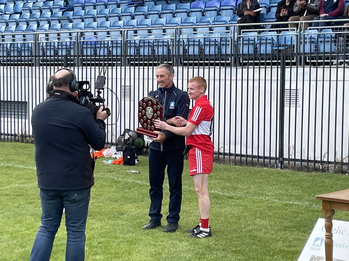 Glack GAA (@glackgaa) on Twitter photo JIMMYS WINNING MATCHES! 🏆🔴⚪️
Congratulations to Jimmy O’Connor and the <a href="/derrygaamasters/">@DerryGaaMasters</a> team as they defeated London to win the <a href="/GaelicMasters/">Gaelic Masters Association</a> Shield! JIMMYS WINNING MATCHES! 🏆🔴⚪️
Congratulations to Jimmy O’Connor and the <a href="/derrygaamasters/">@DerryGaaMasters</a> team as they defeated London to win the <a href="/GaelicMasters/">Gaelic Masters Association</a> Shield!