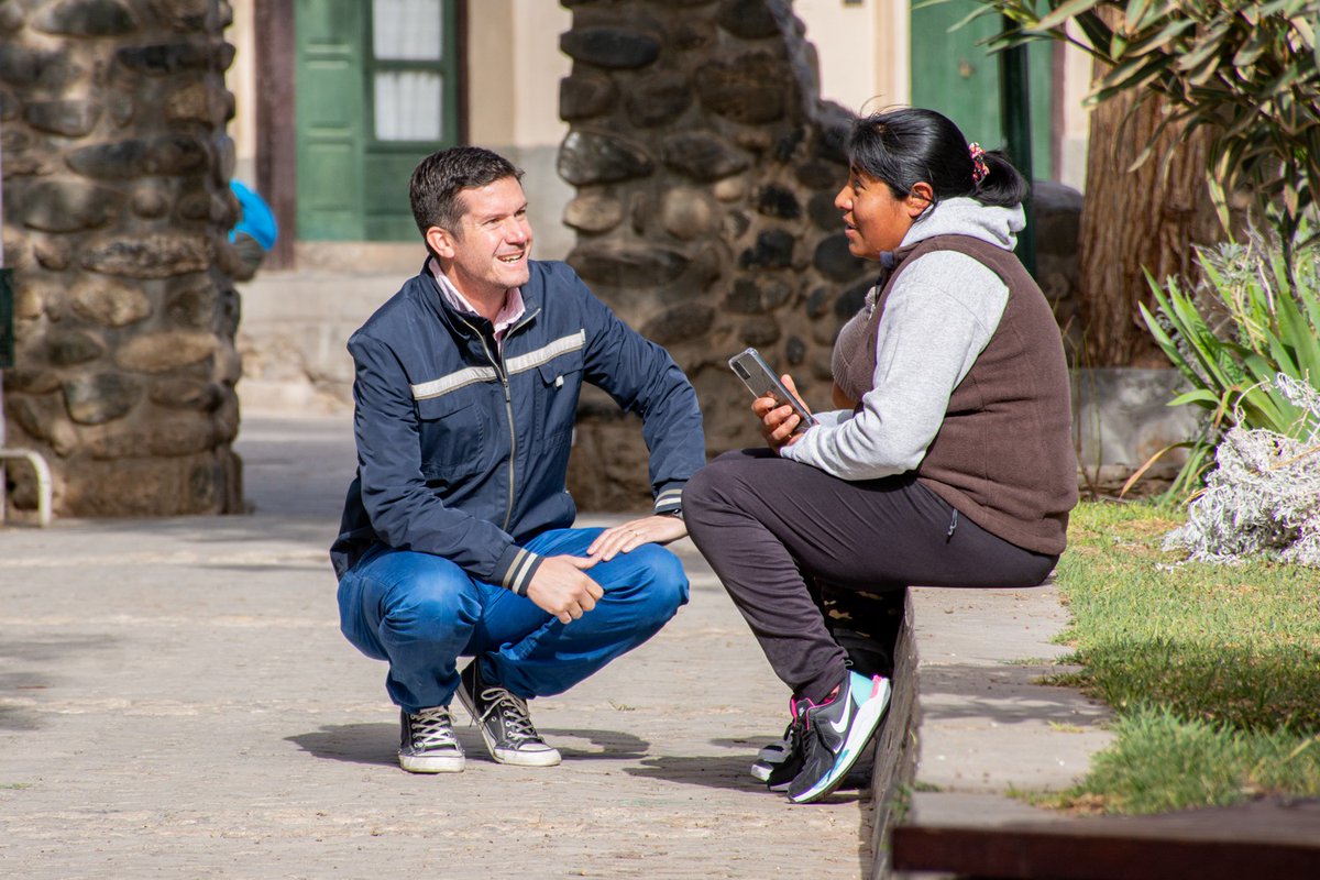 MartinGuemes's tweet photo. Así verificábamos el funcionamiento del servicio de Wi-Fi Libre de #SALTIC que pusimos en la plaza de Cachi. Lo estamos haciendo en las principales plazas de toda la Provincia 🛜🧑💻👩🏼💻🤳 https://t.co/7xekq3382Q