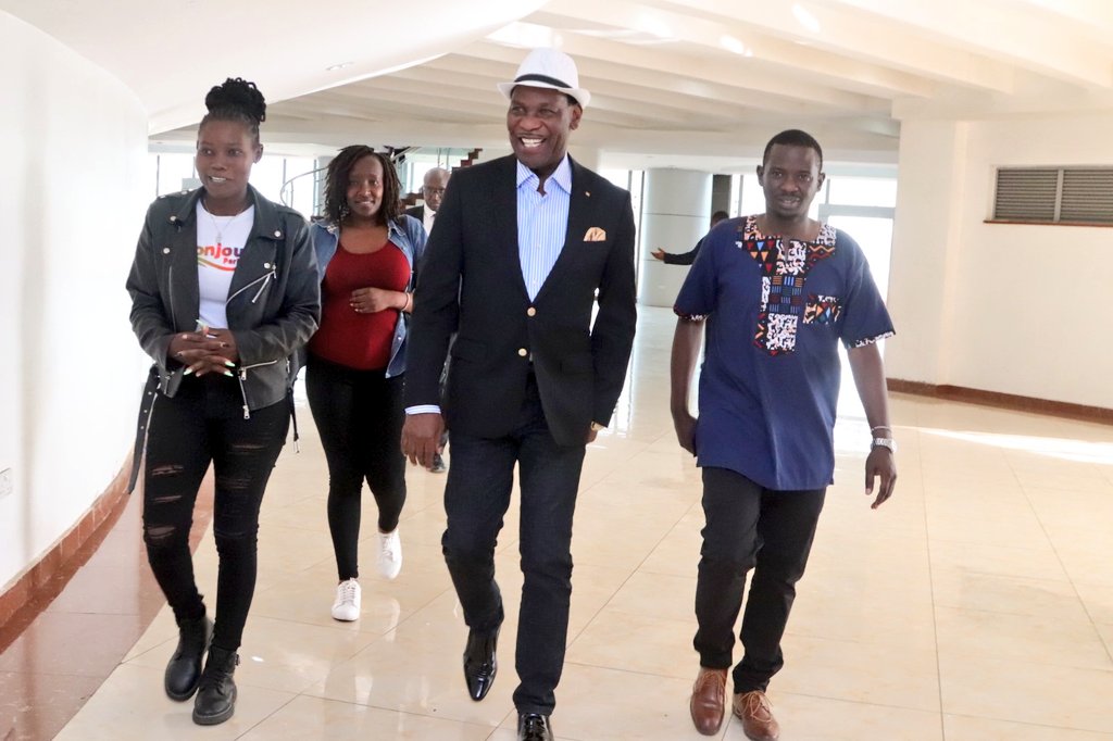 EzekielMutua's tweet image. Warm reception by Simon Adem, Chairman, @deaf_kenya at the 3rd Edition of Mr. &amp;amp; Miss Deaf Kenya  Beauty Pageant and Deaf Talent Show happening tonight @uonbi's Chandaria Center for Performing Arts.
#MCSKat40
#DeafAwarenessmonth