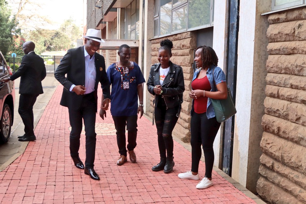 EzekielMutua's tweet image. Warm reception by Simon Adem, Chairman, @deaf_kenya at the 3rd Edition of Mr. &amp;amp; Miss Deaf Kenya  Beauty Pageant and Deaf Talent Show happening tonight @uonbi's Chandaria Center for Performing Arts.
#MCSKat40
#DeafAwarenessmonth