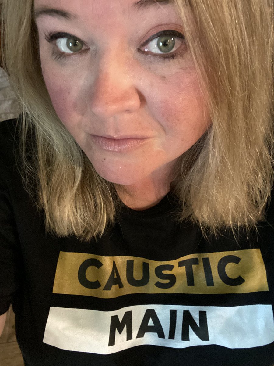 BlowBackLady1's tweet photo. Going live soon! Got my birthday 🥳 gift in the mail yesterday 🙌 Caustic Main t-shirt ❤️ #ApexLegends #nofilter #twitchstreamer #birthdayin4days #causticmain https://t.co/UnB6VF4gb8