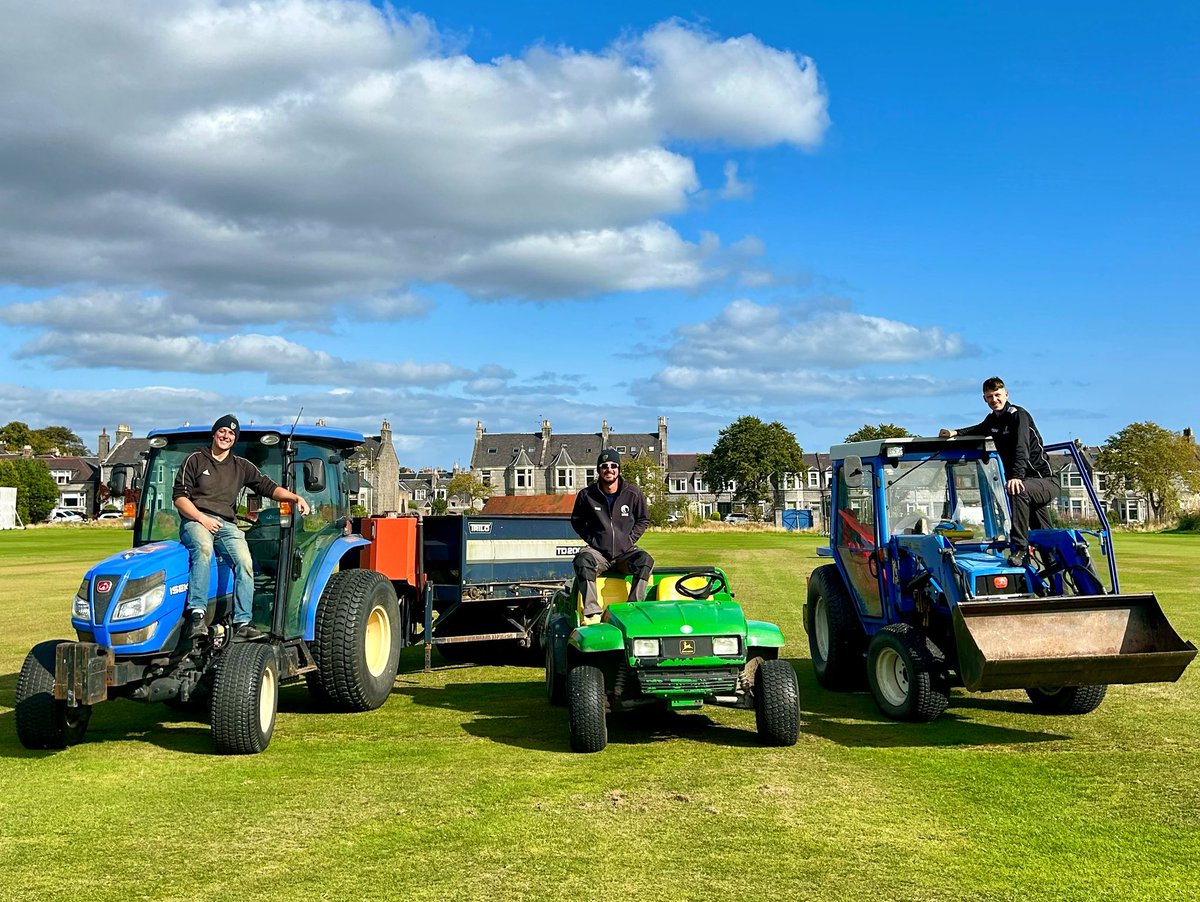 ManVGrass's tweet image. Square done. Good squad.