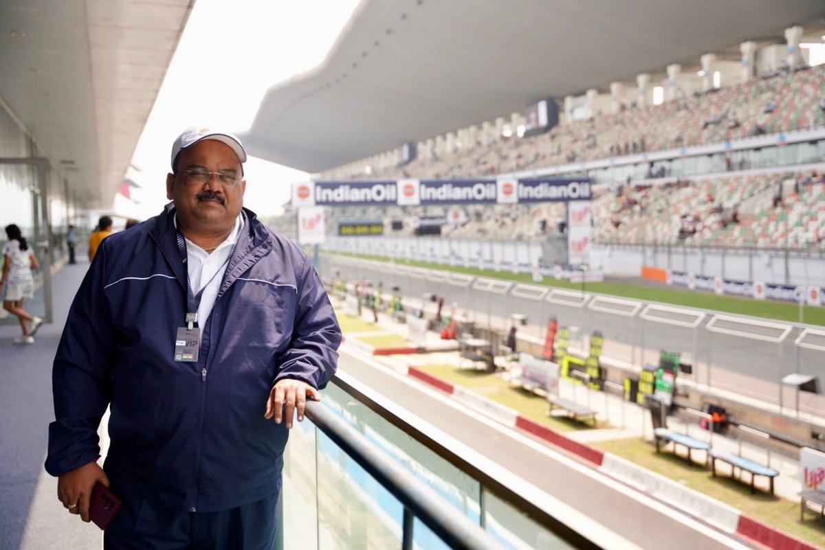 DirMktg_iocl's tweet photo. Experiencing the vibe at the illustrious Buddh International Circuit, observing the world's elite racers participate in the #IndianOil Grand Prix of India has left me thrilled! 

Standing amid the humming engines and cheering crowd, witnessing the fierce competition of elite riders at the races, this phenomenal event marks an immense breakthrough for Indian sports culture. 

IndianOil is proud to present the maiden #MotoGP Championship. 

#IndianGP #MotoGP #Racing #Motorsport #MotoGPBharat #GrandPrixOfIndia