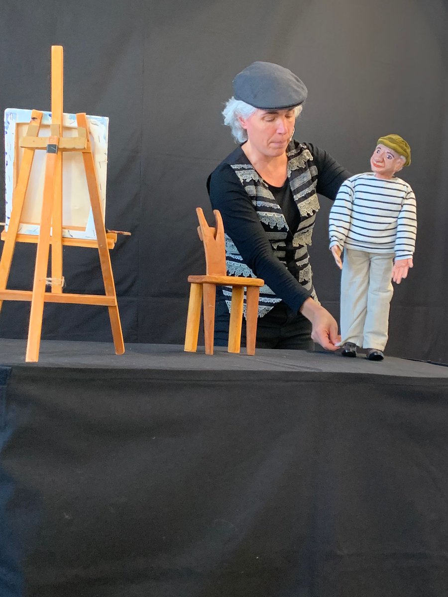 RadioSeu's tweet photo. #EnImatges Espectacle per a infants: '#Picasso, la mirada', de la companyia @PengimPenjam Titelles, a la @BiblioSeuUrgell. https://t.co/UOxCvu8msq