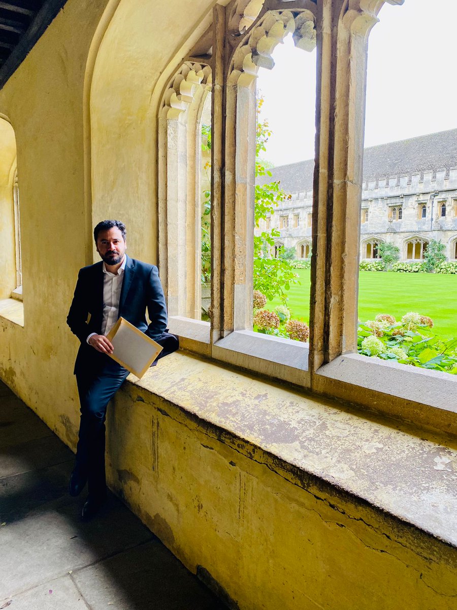 bahaatallah's tweet image. Officially graduated from the University of Oxford (DPhil in Clinical Neurosciences). 🎓🎓