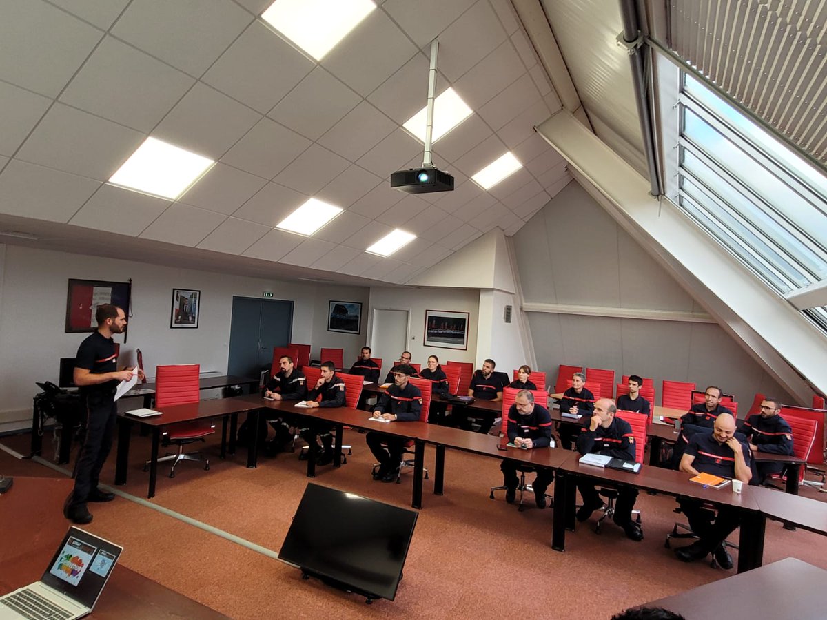 sdis47's tweet photo. 1ere journée de formation des ambassadeurs 
Une matinée très riche et  intéressante avec des passionnés
Merci pour ces pionniers 👍 https://t.co/QGrsyuAxbZ