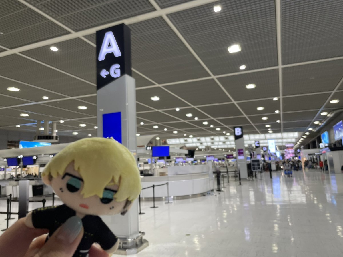 srfzzz's tweet photo. 今日から国外逃亡します！✈️
同棲cfyと甘々婚前旅行妄想と反社cfyとつかの間の逃避行の2パターンを並列妄想しながら楽しんできたいと思います！
さらば日本ヾ('ω'⊂ )))∑≡ｻﾗﾊﾞ https://t.co/8TzcTb1PJj