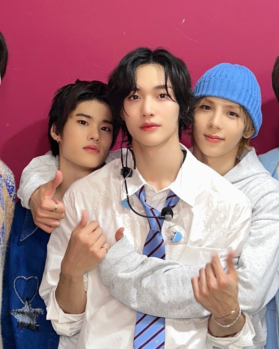 riizes0hee's tweet photo. Lucu, soheenya di jepit para hyung 🥺 https://t.co/QATI9EeMxp