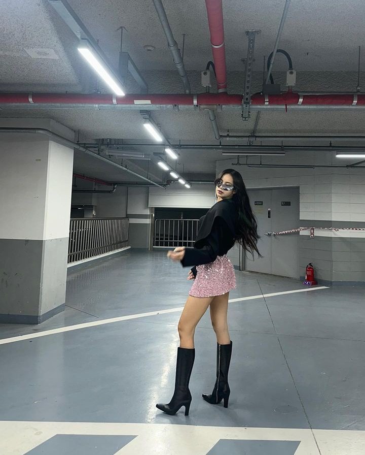 super_manoban's tweet photo. #LISA the sexiest woman 🖤 https://t.co/aniObvaLYs