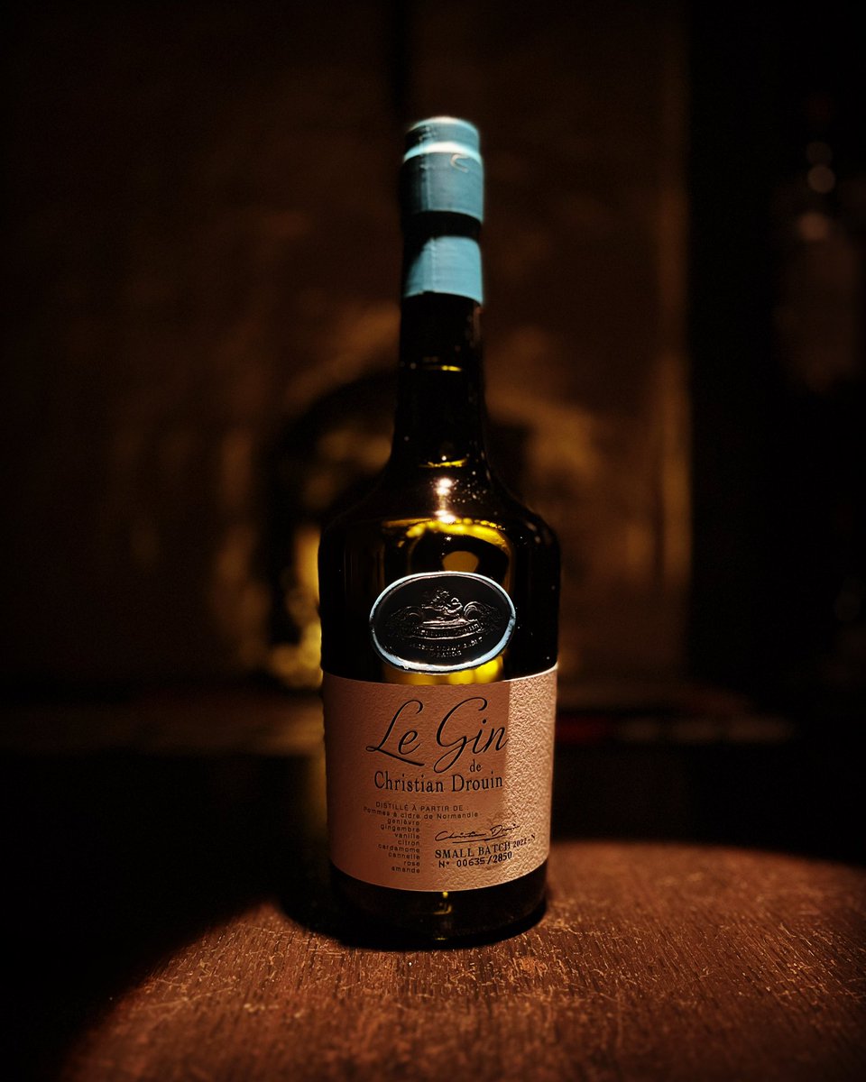 BAR11_NRM's tweet photo. 久しぶりの#ルジン
ベースのリンゴのアロマが心地よい・・・
#成増
#bar
#bar11
#ジン
#クリスチャンドルーアン
#legin
#1人飲み https://t.co/IP4VoyuSXE
