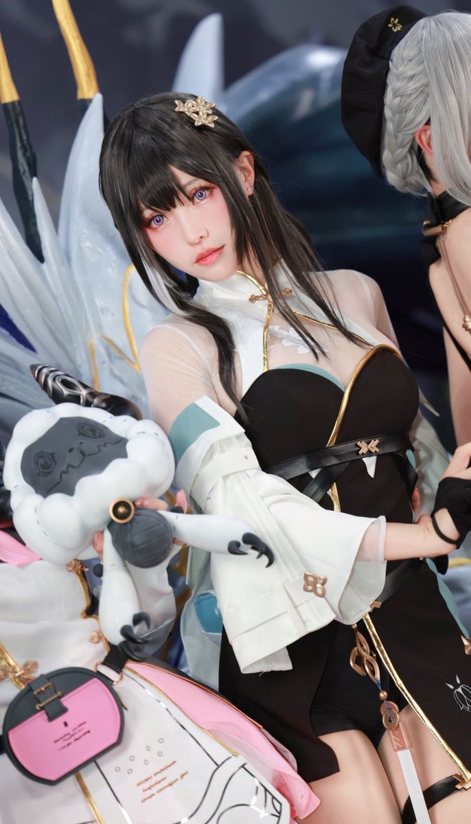ゲームショウ1日目お疲れ様でした🤍

明日も白蓮ちゃんで鳴潮ブースにいます！よろしくお願いします〜✨

#鳴潮
#TGS2023
#東京ゲームショウ2023 https://t.co/KdMkpQLNgo